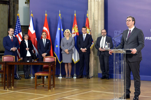 Потписан уговор о изградњи Моравског коридора, Вучић поручио: Честитам народу Србије, ауто-пут значи живот